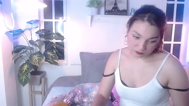 Viollet C online show from October 23, 2025, 1:49 am