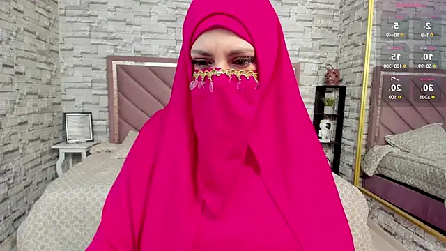 Aisha Hadi online show from October 6, 2025, 6:27 pm