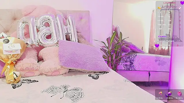 Snapshot of SoofiKiss chatting on April 24, 2026, 8:33 pm SoofiKiss online show from April 24, 2026, 8:33 pm