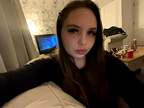 EllaStarrxxx online show from November 23, 2025, 1:05 am