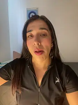 SabrinaEvanss  online show from April 25, 2026, 8:17 pm