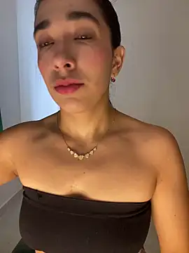 SabrinaEvanss  online show from May 5, 2026, 12:02 pm