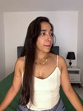 SabrinaEvanss  online show from May 6, 2026, 7:41 pm