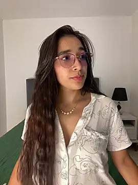 SabrinaEvanss  online show from May 9, 2026, 8:36 pm