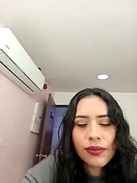 Snapshot of VictoriaVixxen chatting on October 15, 2025, 2:44 am VictoriaVixxen online show from October 15, 2025, 2:44 am