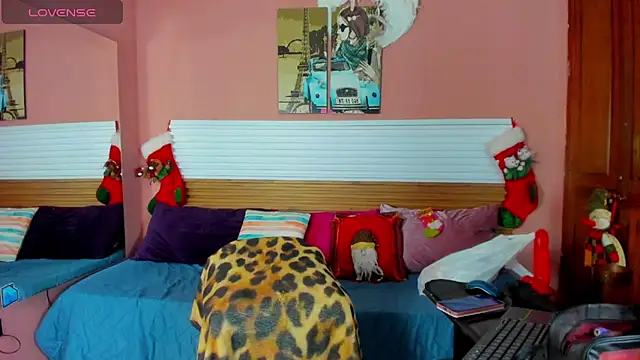 Tiffannydoll99 online show from December 22, 2025, 4:04 pm