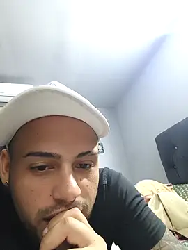 Snapshot of Thiffany-Brandon chatting on October 7, 2025, 3:47 am Thiffany-Brandon online show from October 7, 2025, 3:47 am