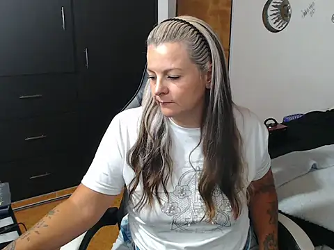 Snapshot of perlagoloza05 chatting on October 6, 2025, 3:26 am perlagoloza05 online show from October 6, 2025, 3:26 am