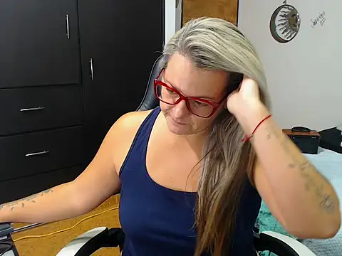 Snapshot of perlagoloza05 chatting on October 16, 2025, 2:01 am perlagoloza05 online show from October 16, 2025, 2:01 am