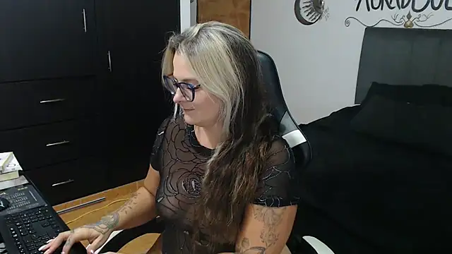 Snapshot of perlagoloza05 chatting on November 8, 2025, 3:29 am perlagoloza05 online show from November 8, 2025, 3:29 am