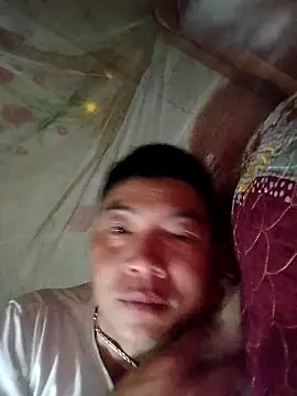 Snapshot of -CHOI-83 chatting on October 7, 2025, 12:35 pm -CHOI-83 online show from October 7, 2025, 12:35 pm