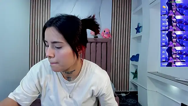 Snapshot of Nixielee_ chatting on November 17, 2025, 7:30 pm Nixielee online show from November 17, 2025, 7:30 pm