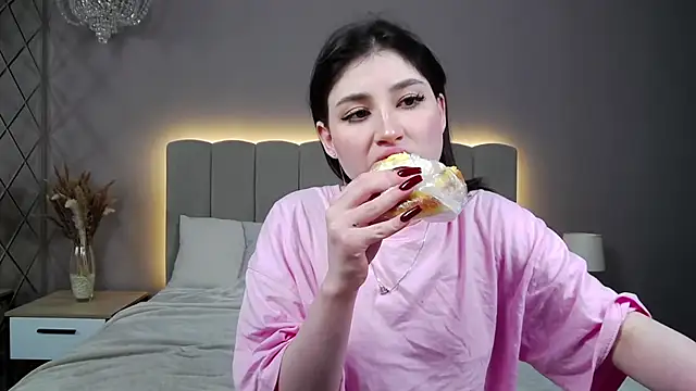 DianaMello online show from November 15, 2025, 4:21 am