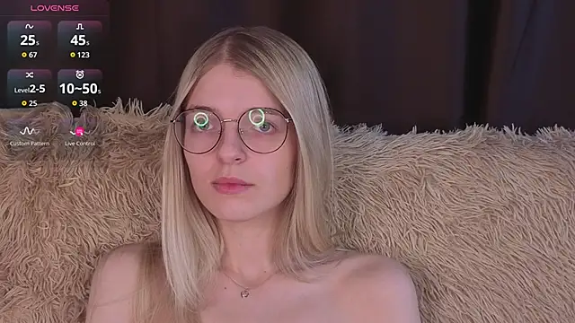 MonicaShiny online show from January 9, 2026, 7:48 pm