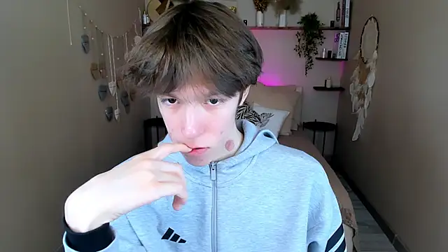 Snapshot of MarkBranston chatting on March 14, 2026, 2:33 pm MarkBranston online show from March 14, 2026, 2:33 pm