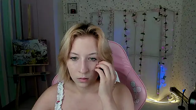 Emma Garcias online show from October 3, 2025, 12:24 pm