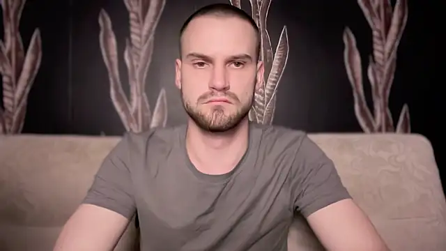 Snapshot of Iveraan chatting on October 19, 2025, 7:58 pm Iveraan online show from October 19, 2025, 7:58 pm