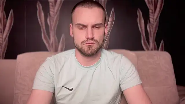 Snapshot of Iveraan chatting on October 20, 2025, 6:41 pm Iveraan online show from October 20, 2025, 6:41 pm