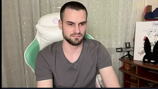 Snapshot of Iveraan chatting on October 30, 2025, 8:31 pm Iveraan online show from October 30, 2025, 8:31 pm