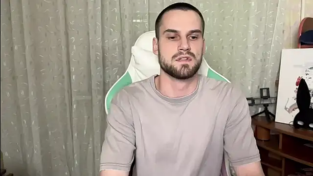 Snapshot of Iveraan chatting on October 31, 2025, 7:15 pm Iveraan online show from October 31, 2025, 7:15 pm