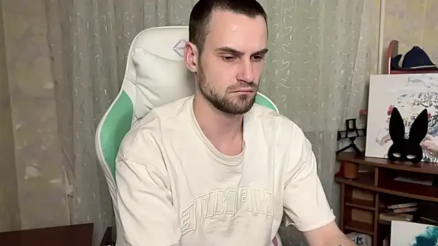 Snapshot of Iveraan chatting on November 2, 2025, 6:32 pm Iveraan online show from November 2, 2025, 6:32 pm