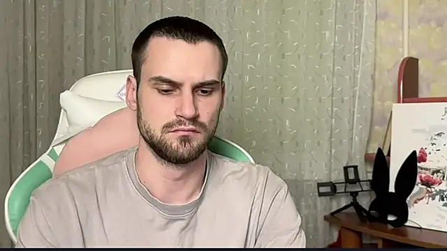 Snapshot of Iveraan chatting on November 8, 2025, 9:13 pm Iveraan online show from November 8, 2025, 9:13 pm