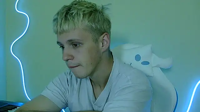 Snapshot of _Timmy_Boy_ chatting on October 7, 2025, 11:57 pm Timmy Boy online show from October 7, 2025, 11:57 pm