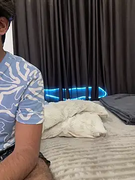 vickyandtania online show from February 11, 2026, 4:56 pm