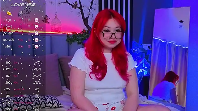 Klee Love online show from October 4, 2025, 5:16 am