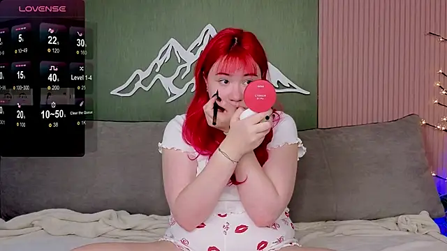 Klee Love online show from October 5, 2025, 4:22 am