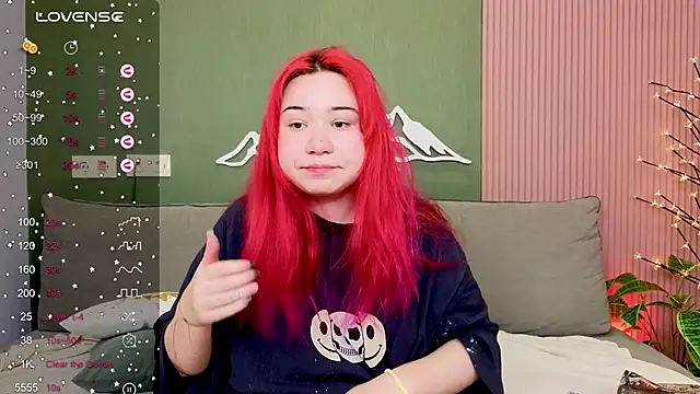 Klee Love online show from October 18, 2025, 4:15 am