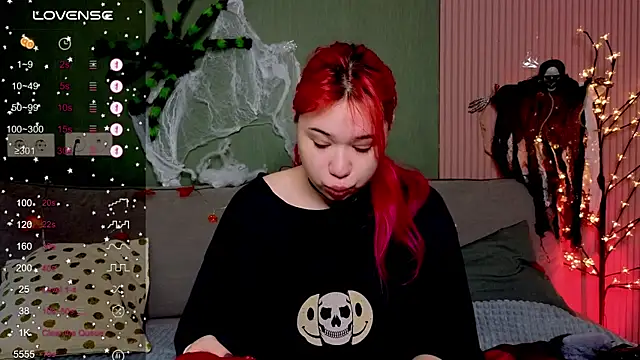 Klee Love online show from October 25, 2025, 4:20 am