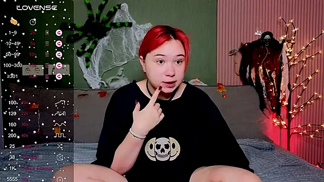 Klee Love online show from October 28, 2025, 4:16 am