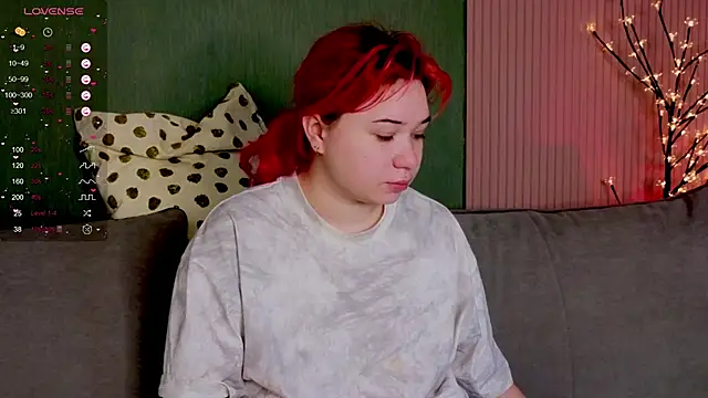 Klee Love online show from November 15, 2025, 4:21 am