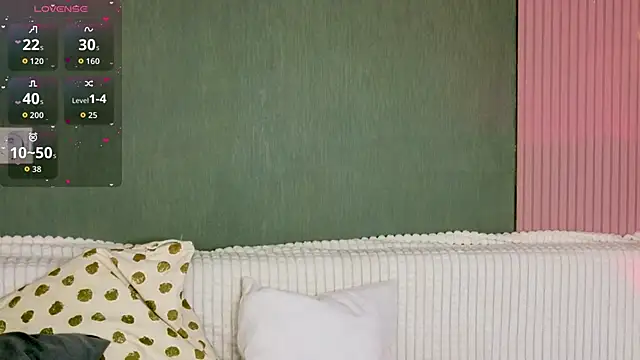 Klee Love online show from November 17, 2025, 5:24 am