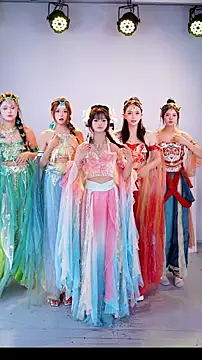 HuangGuan-888 online show from October 4, 2025, 4:27 pm