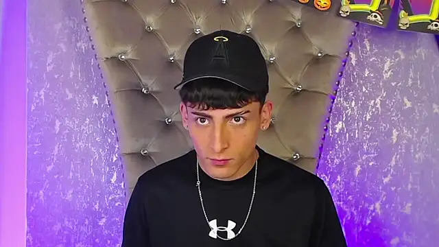 MateoMitchell online show from October 19, 2025, 10:10 pm