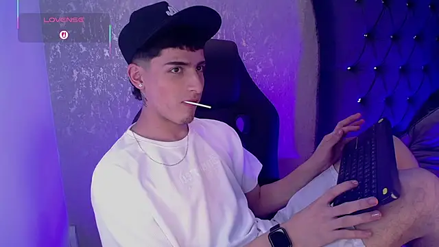 MateoMitchell online show from November 13, 2025, 5:17 am