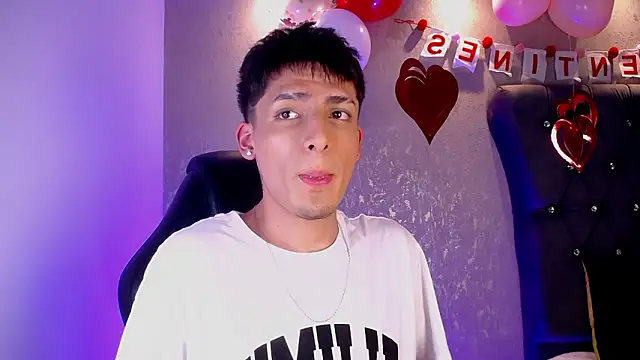 Snapshot of MateoMitchell chatting on February 12, 2026, 5:02 am MateoMitchell online show from February 12, 2026, 5:02 am