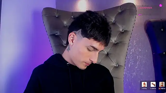 Snapshot of MateoMitchell chatting on February 24, 2026, 4:43 am MateoMitchell online show from February 24, 2026, 4:43 am