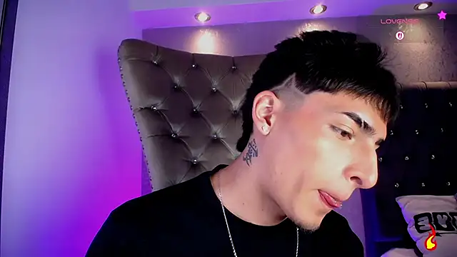 Snapshot of MateoMitchell chatting on February 25, 2026, 4:33 am MateoMitchell online show from February 25, 2026, 4:33 am