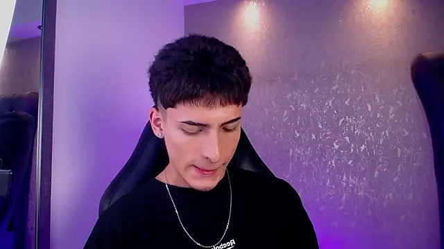 Snapshot of MateoMitchell chatting on February 26, 2026, 11:37 pm MateoMitchell online show from February 26, 2026, 11:37 pm