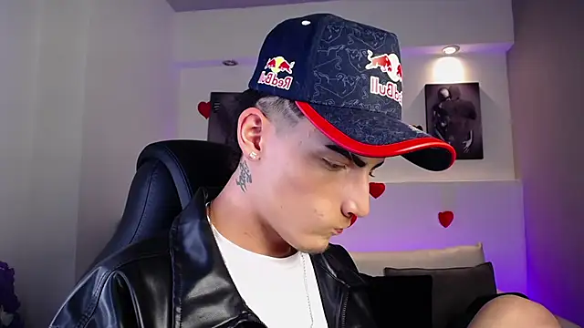 Snapshot of MateoMitchell chatting on March 11, 2026, 3:34 am MateoMitchell online show from March 11, 2026, 3:34 am