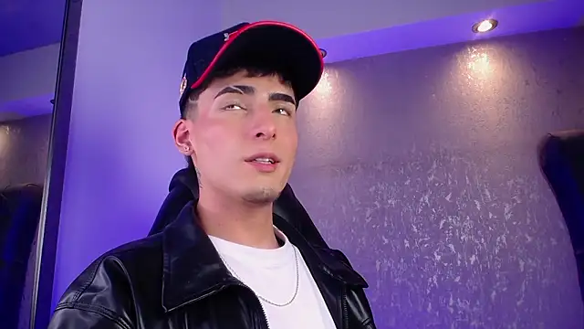 Snapshot of MateoMitchell chatting on March 13, 2026, 4:19 am MateoMitchell online show from March 13, 2026, 4:19 am