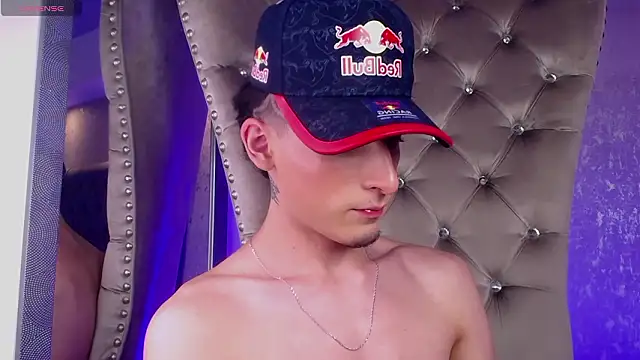 Snapshot of MateoMitchell chatting on March 25, 2026, 4:57 pm MateoMitchell online show from March 25, 2026, 4:57 pm