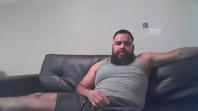 BigJohnBear39 online show from October 4, 2025, 5:38 am