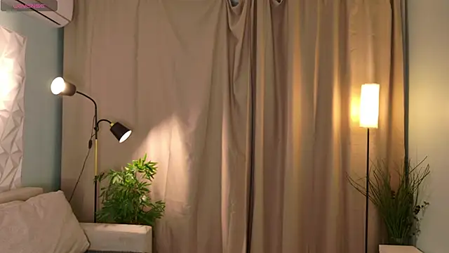 Snapshot of Playful_Lia chatting on November 10, 2025, 2:05 pm Playful Lia online show from November 10, 2025, 2:05 pm