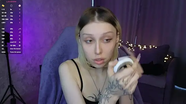 Alice L0 online show from October 4, 2025, 9:18 am