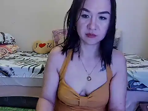 KissHott online show from June 19, 2026, 10:02 pm