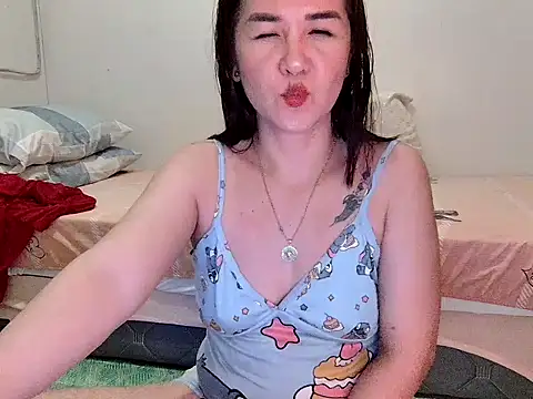 KissHott online show from July 6, 2026, 1:30 pm